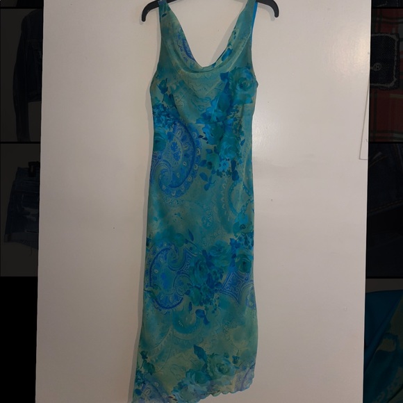 Dress - Picture 2 of 3